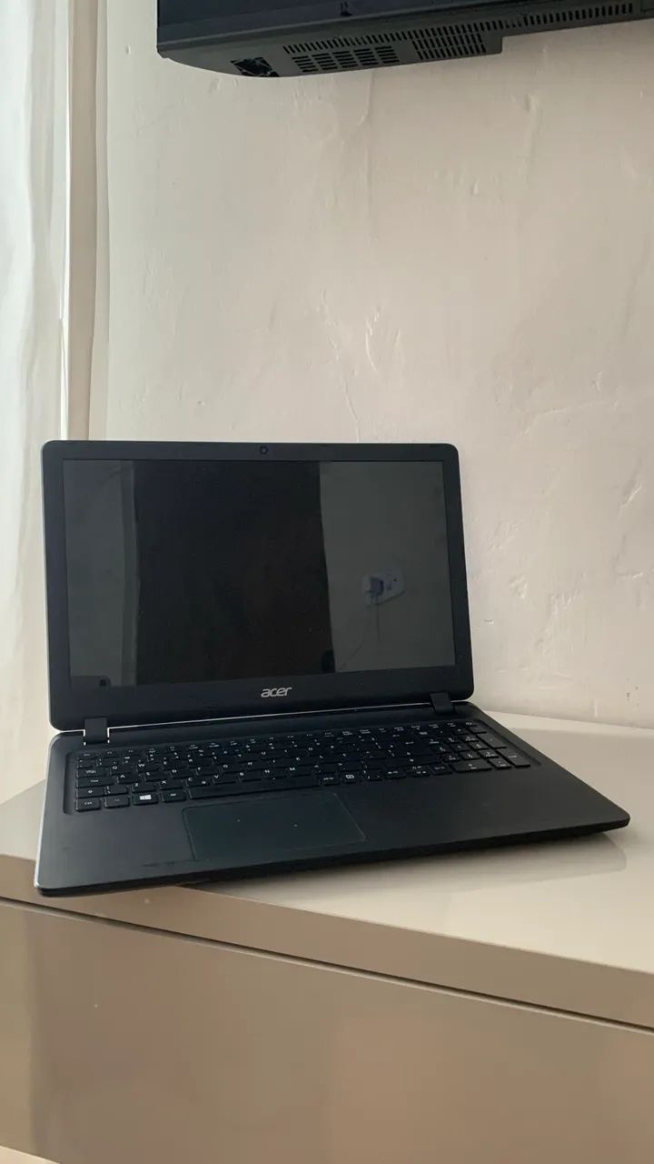 Notebook Acer Aspire ES1-572, processador Celeron