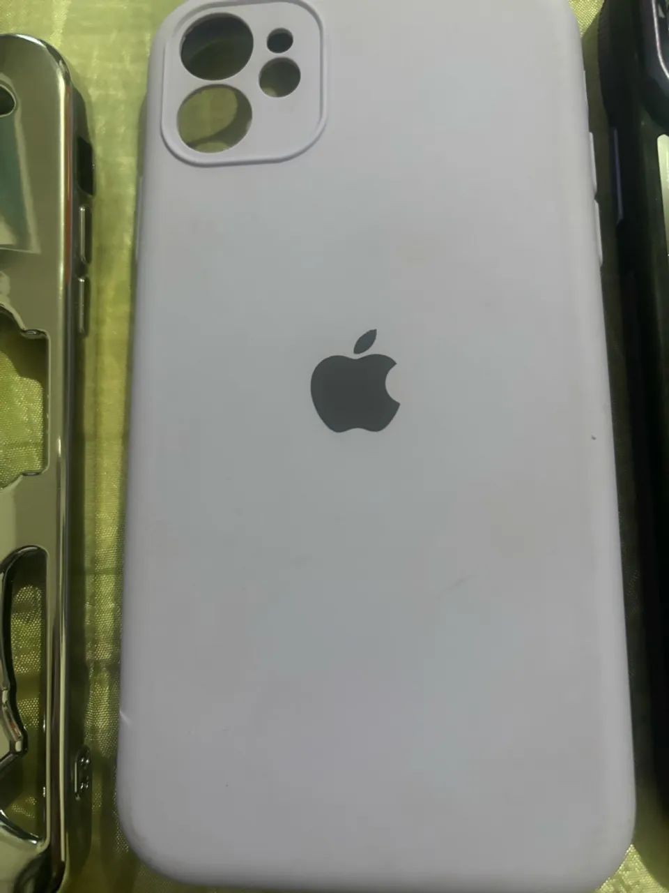 3 capinhas para IPhone 11 - Foto 3