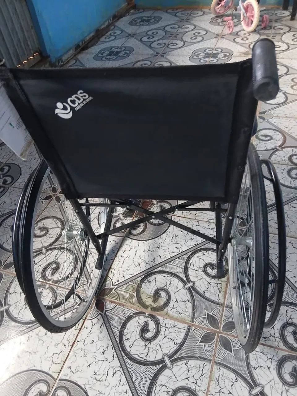 Vendo Cadeira de Rodas - Foto 5