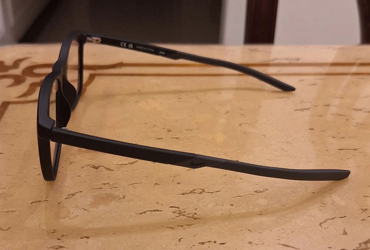 Oculos Nike com hastes dobráveis horizontalmente  - Foto 2