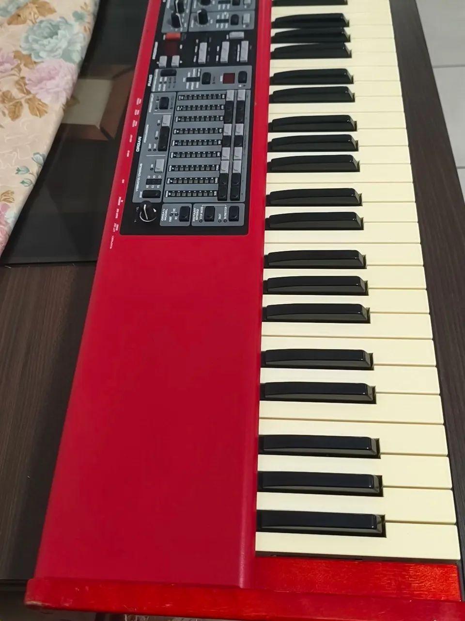 Teclado Nord Eletro 3 73 com capa