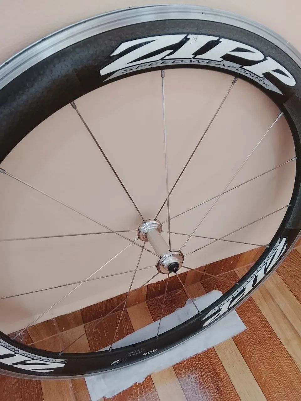 Roda zipp 404 clincher(USA) - Foto 2