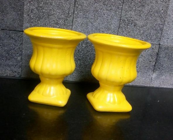 Jarros em Cerâmica na cor amarelo