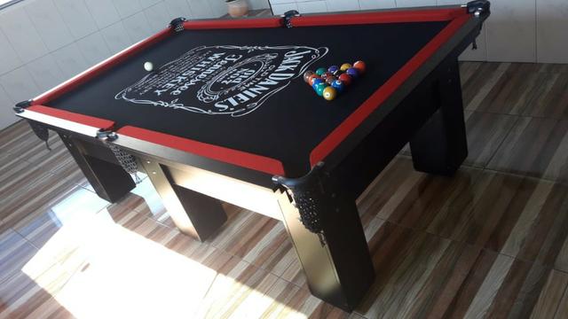Mesa Charme Pró Oficial Tecido Preto Borda Vermelha Logo Jack Daniels Mod WUSN8228 - Foto 2