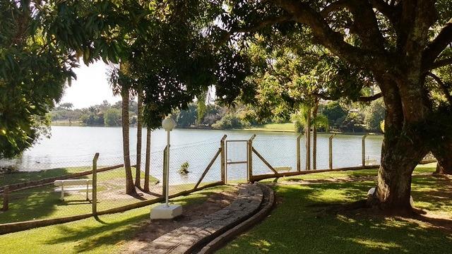 Vendo maravilhosa chácara em condomínio com frente para lago - Foto 20