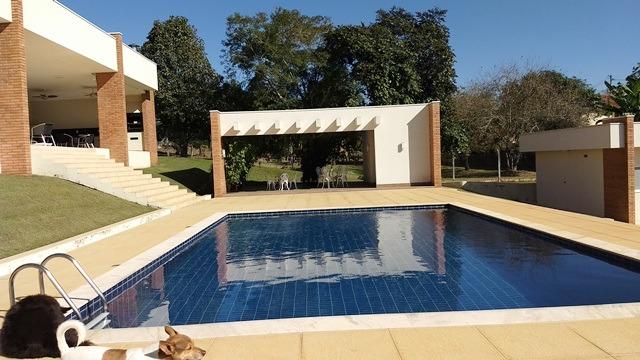 Vendo maravilhosa chácara em condomínio com frente para lago - Foto 13
