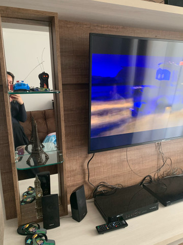 Painel rack de televisão com 4 gavetas - Foto 4