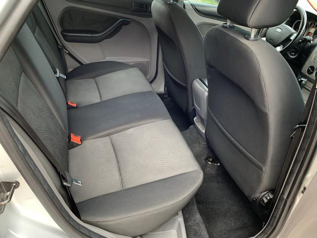 Focus Sedan GLX 2.0 Automático 2013/2013 - Foto 9