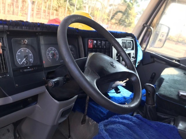 VENDO CAMINHÃO VM 310 6X4 CAVAQUEIRA E JULIETA