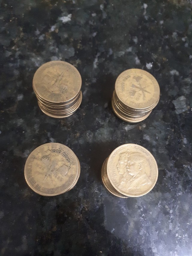 lote de moedas de 1000 reis
