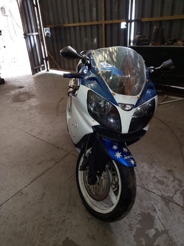 MOTO AVA KAWASAKI ZX 900 CILINDRADAS
