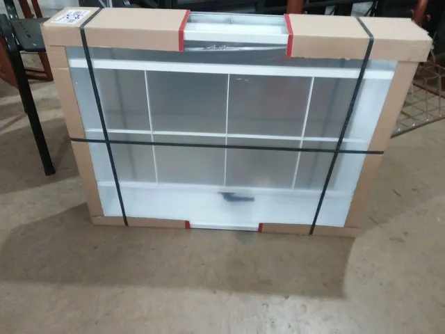 Vitro Max Ar 0.50 x 0.50 aço branco Req. 14 Novo Temos outras medidas