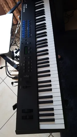 Kurzweil PC-1SE Teclado Controlador com 76 teclas de ação de piano