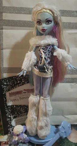 Boneca Monster High Abbey Basica