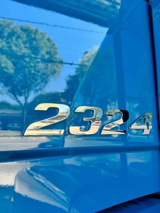 Mercedes Benz Atron 2324 ano 2014 no chassi - Foto 7