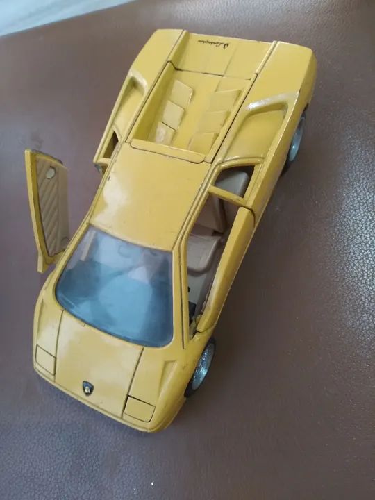 Lamborghini Diablo - Modelo de Carro em Metal - Foto 3