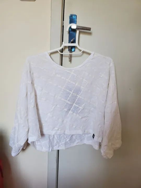 Blusa cropped branca 