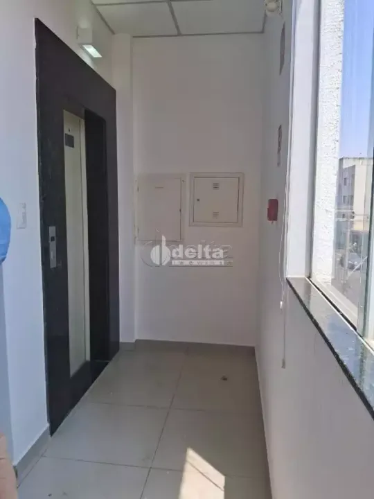 Sala disponível para locação no bairro Cazeca em Uberlândia-MG.