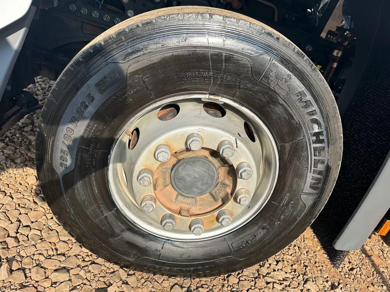 ACTROS 2651 6x4 ano 2022 com 67mil kms - Foto 6