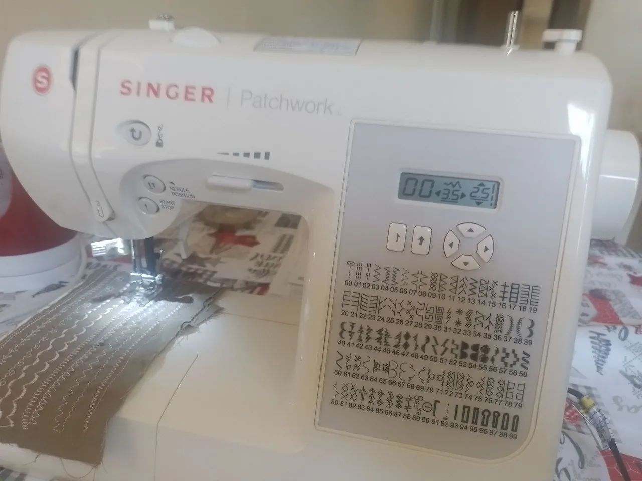 Máquina de Costura Singer - 100 Pontos - Excelente Estado - Foto 4