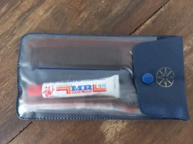 Varig Estojo com Pente e Escova de Dentes