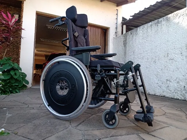 Cadeira de Rodas Reclinável