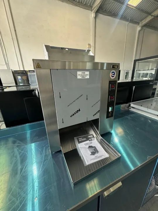 Tostadeira de pão para Hamburgueria eletrica 220v Potência: 2500 Watts