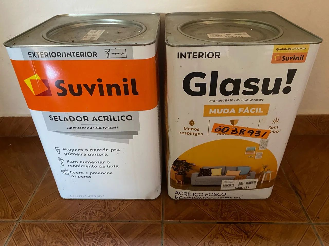 Tinta Suvinil e Glasurit e selador acrílico para pintura de parede