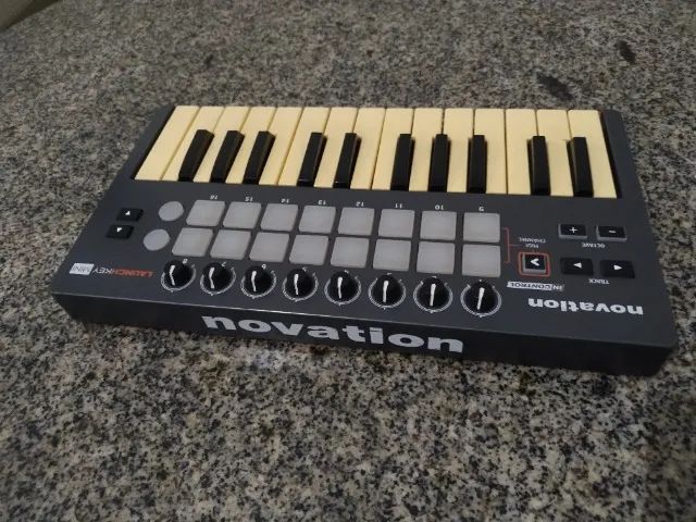 Controlador Novation Lounchkey Mini - Foto 3