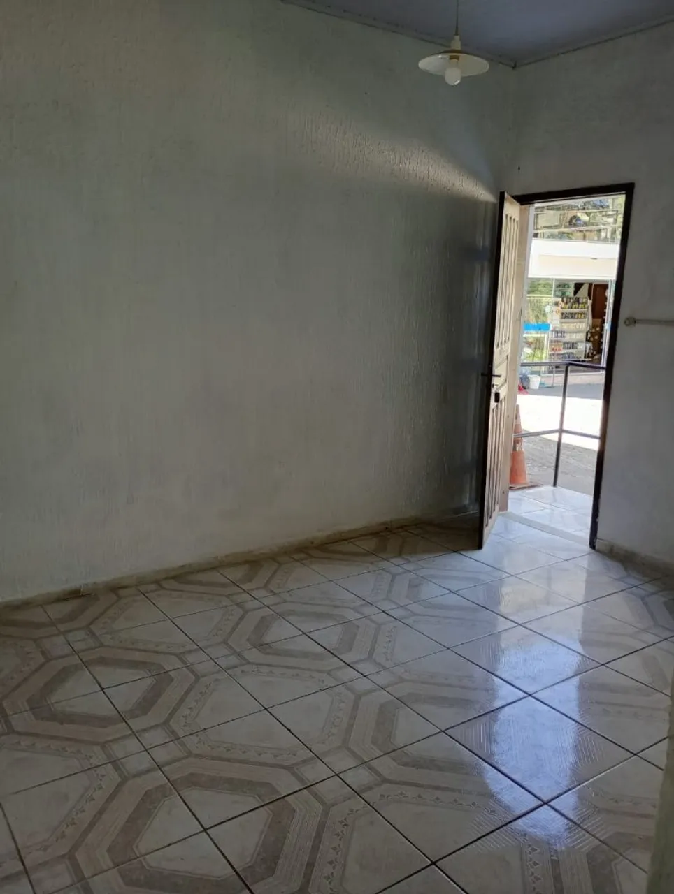 Alugo Casa na União Indústria, Correas no posto 2
