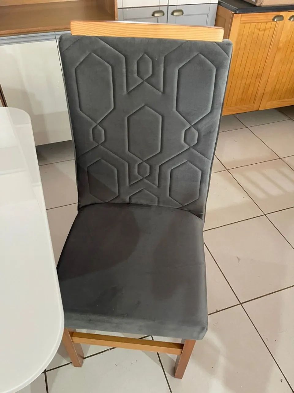 mesa de jantar vidro 1.60 mt com 6 cadeiras estofadas OFERTAAA - Foto 3