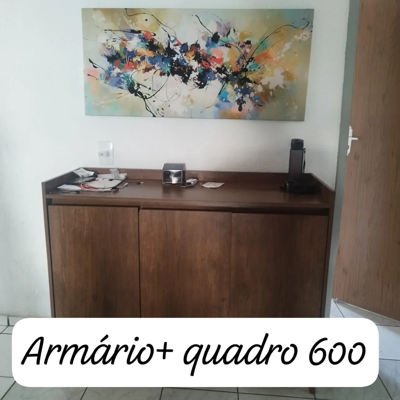 Armário com quadro decorativo - 600