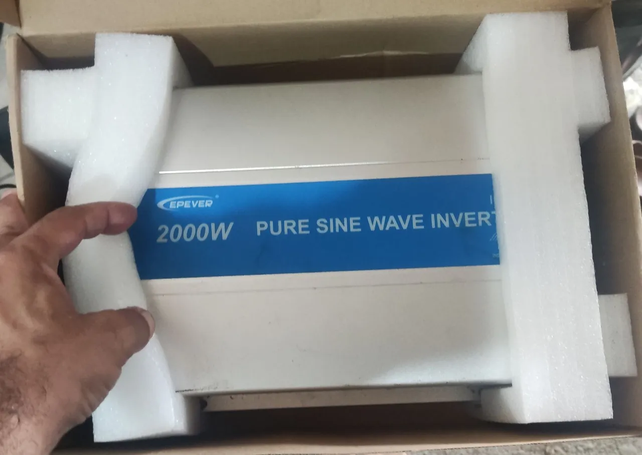 Inversor de Onda Senoidal Pura 2000W Epever