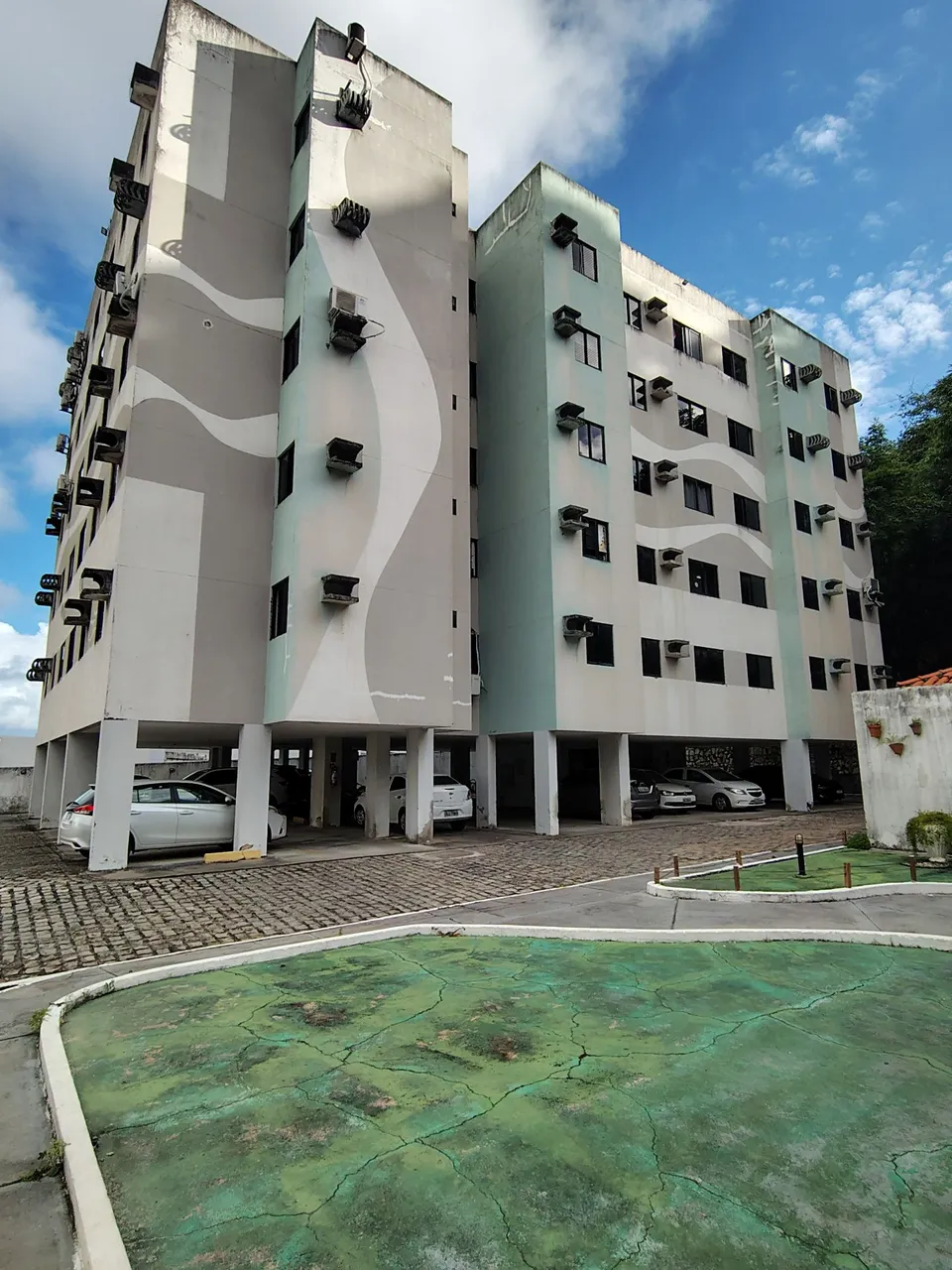 Apto semi mobiliado, 3 quartos, 1 suíte, próximo a Mapel, em Mangabeiras