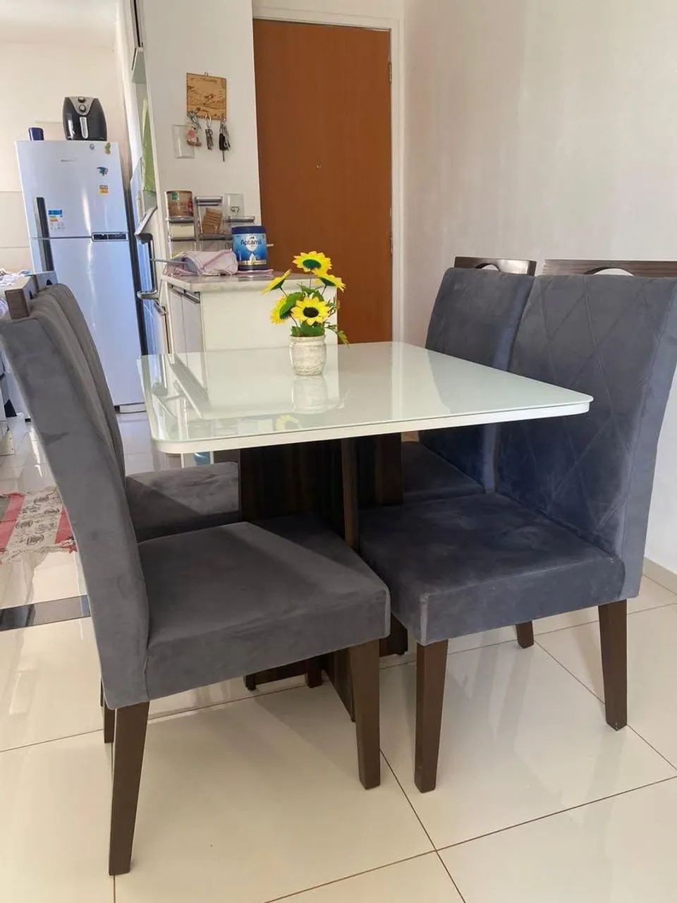 Mesa de Jantar 4 Cadeiras