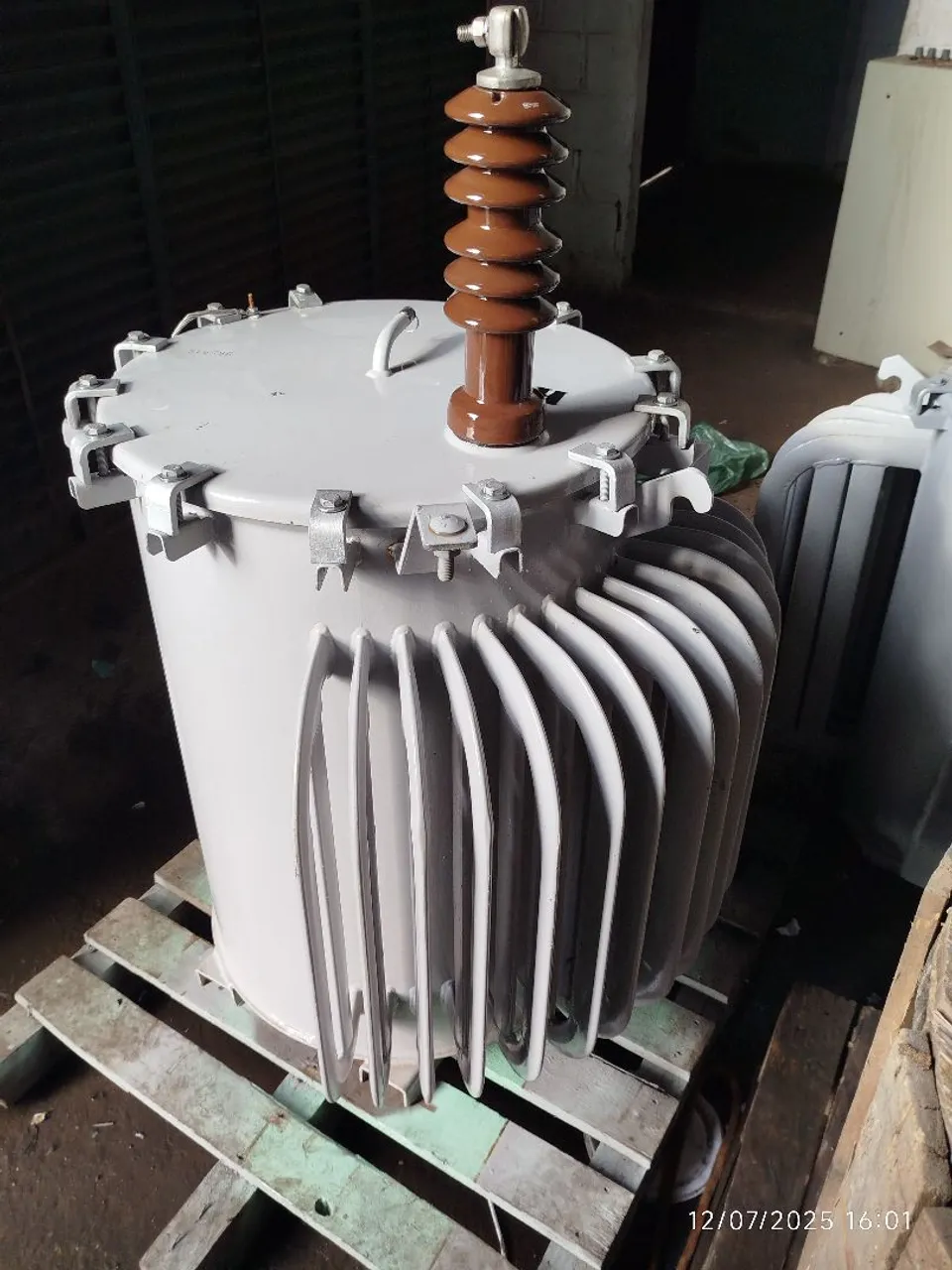 Transformador 80 KVA na 13.8 valor: 16.000