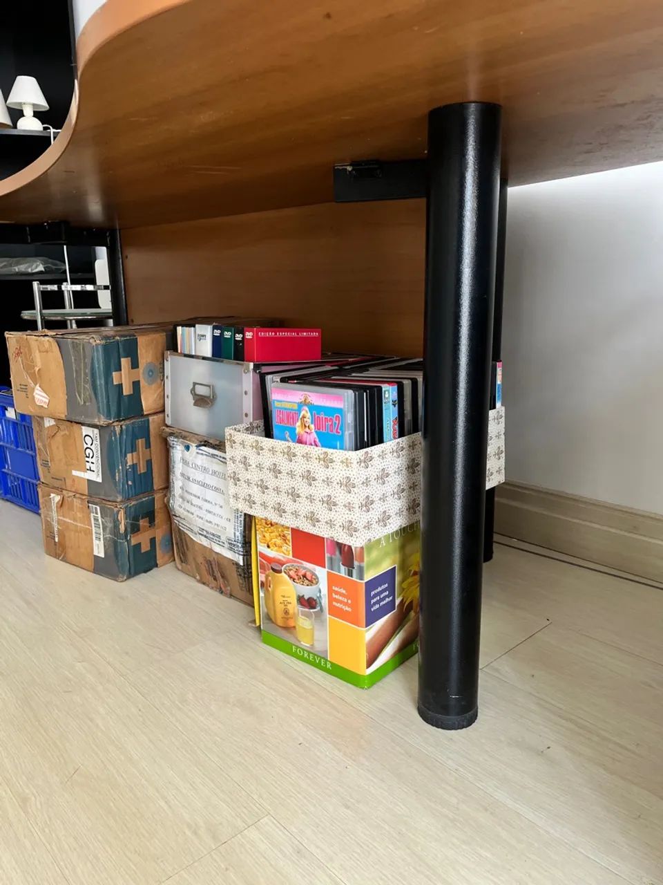 Mesa de escritório aceita maciça e base de ferro - Foto 3