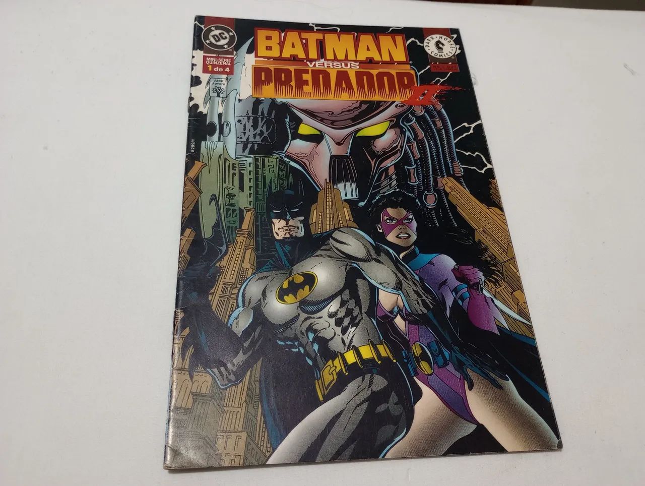 Batman vs Predador 2- Míni-série Completa  - Foto 2