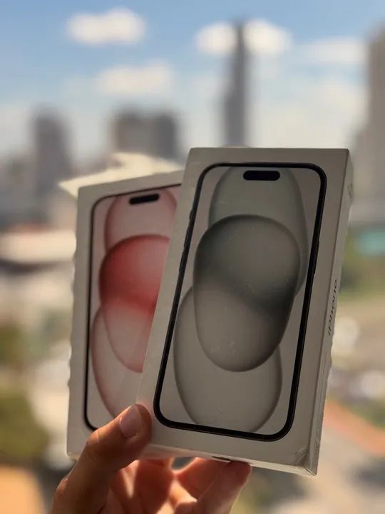 iPhone 15 128GB - Novo lacrado - Rosa e preto 