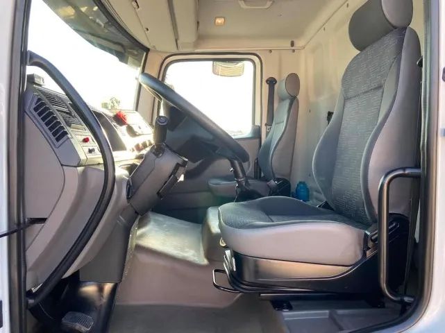 vw 24.280 6x2 ano 2013/13 com munck 43.T - Foto 9