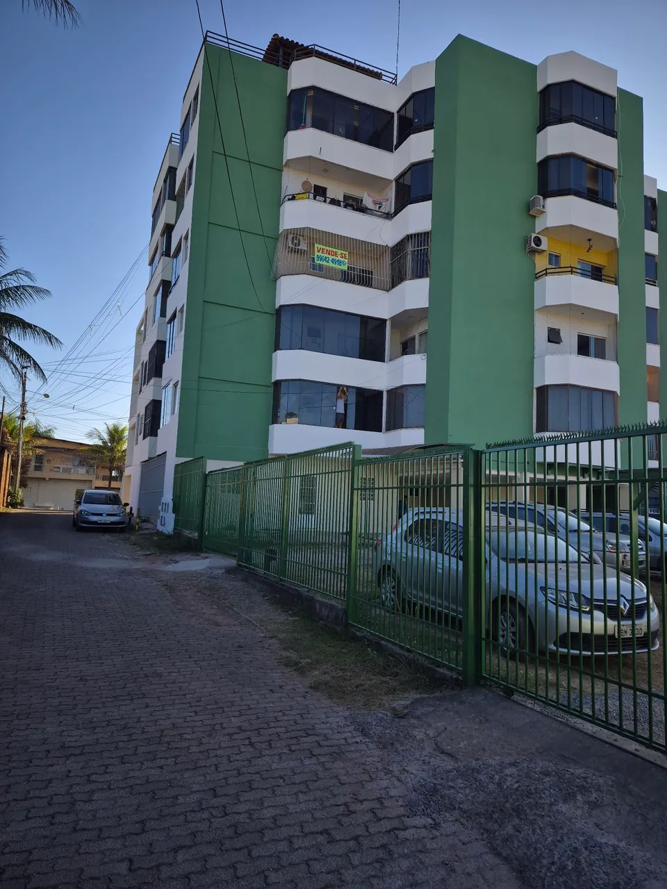 Apto: 01 quarto, sala, cozinha, garagem
