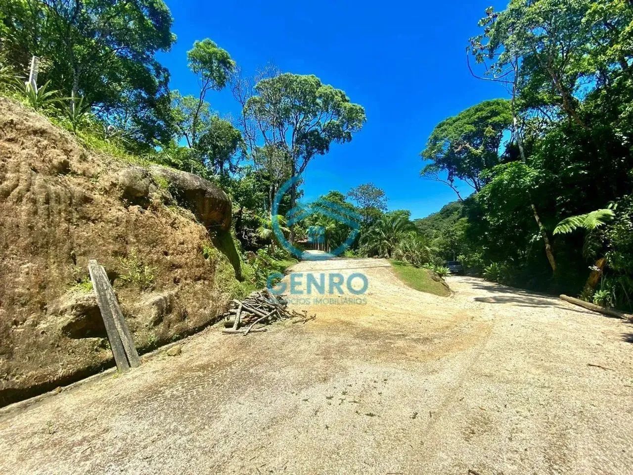 Terreno Rural Belíssima Área Rural para Sítio com Cachoeira e com Terreno de 110 ...