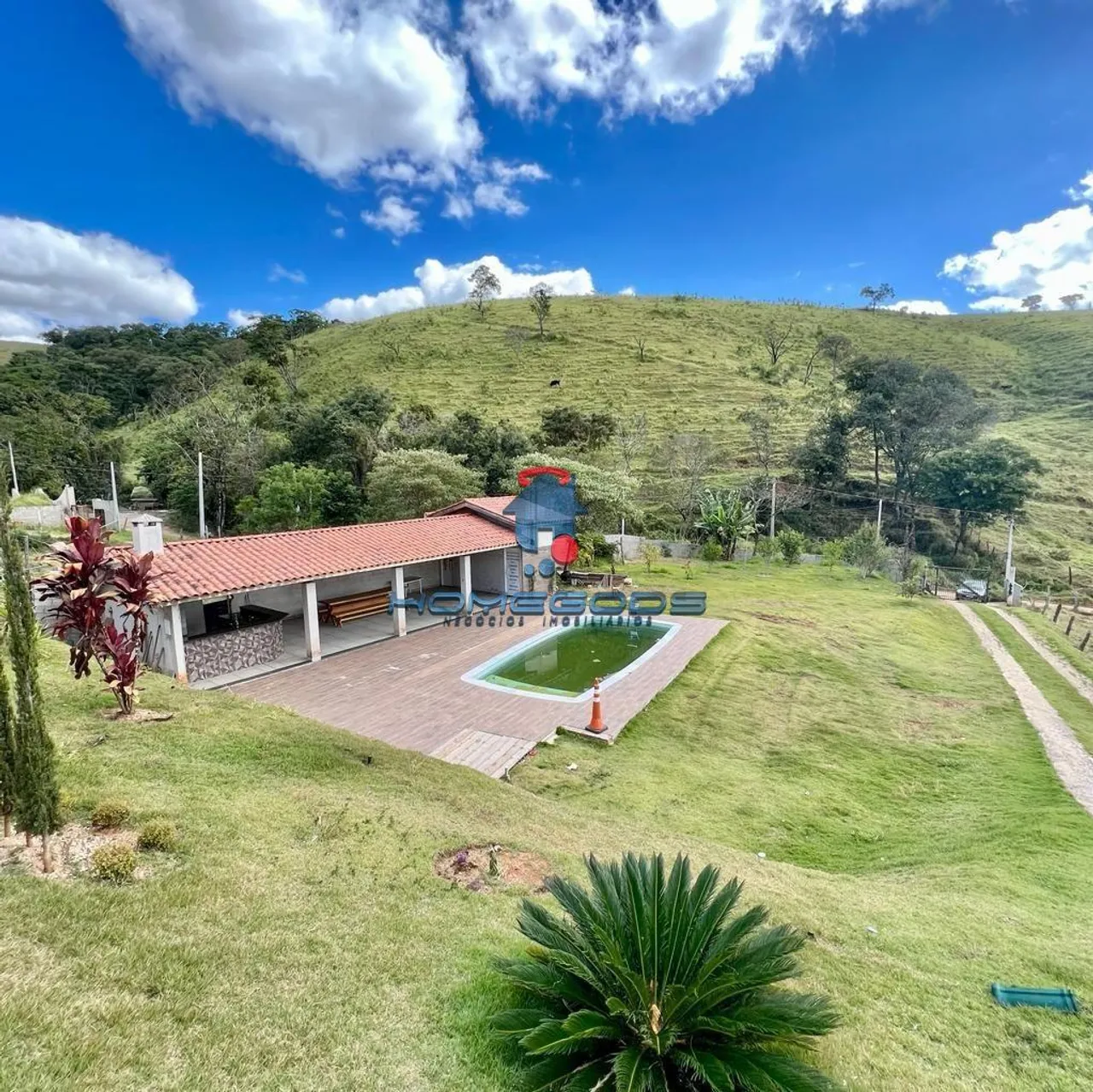 Chácara à venda em Socorro, Pompeia, com 3 quartos, com 1800 m²