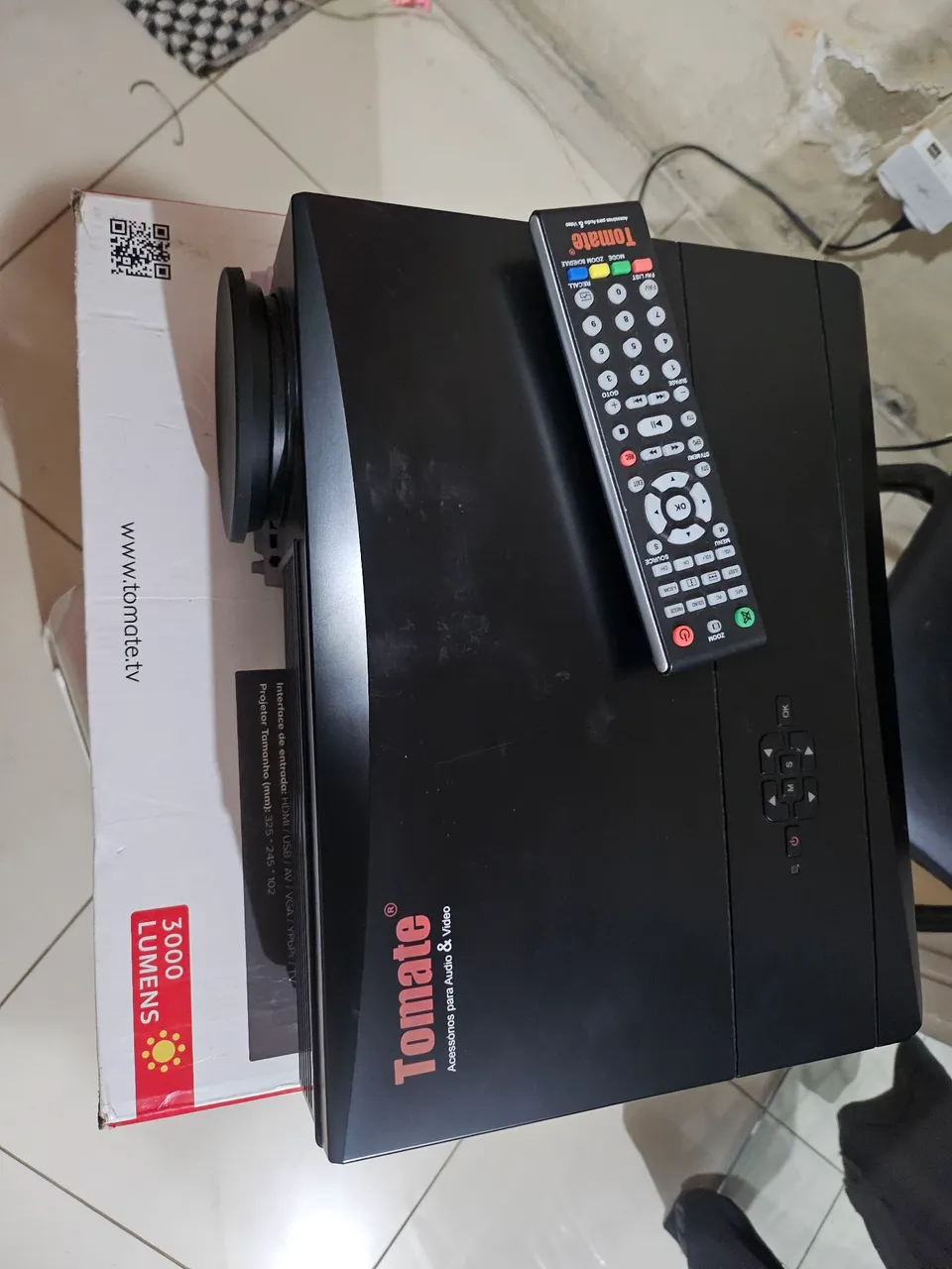 Projetor Tomate 3000 Lumens