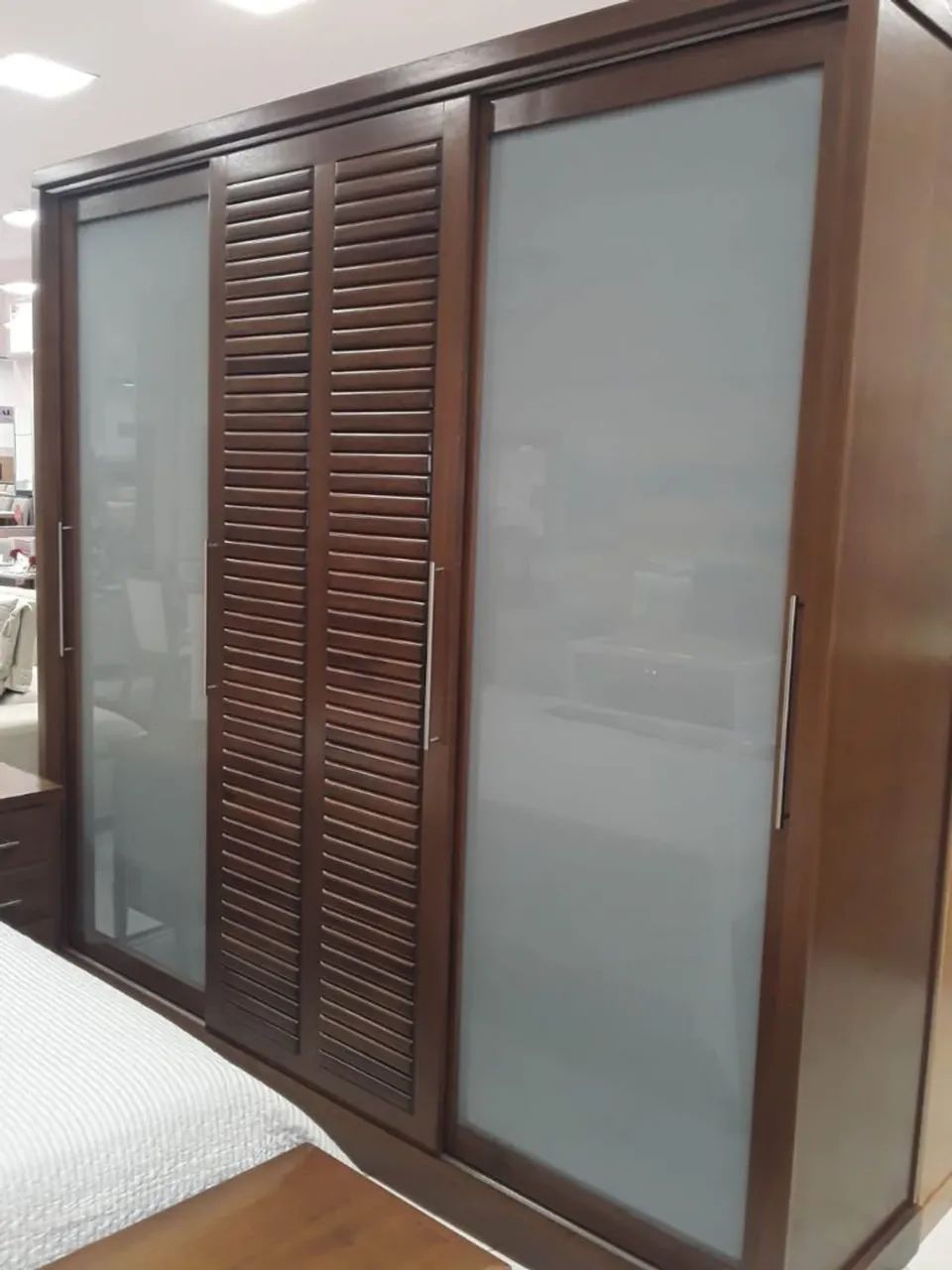 Guarda-roupa de Madeira  - Foto 2