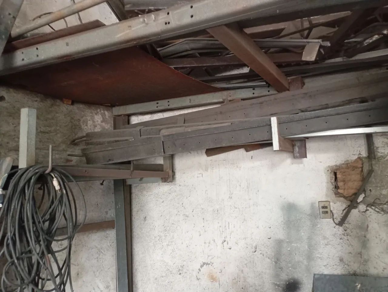 Ferramentas e materiais para construção civil64297326423041123