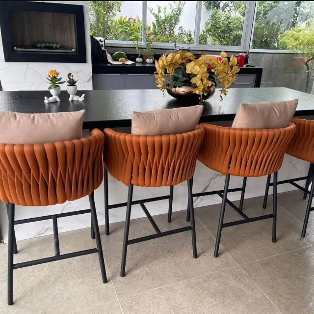 Banqueta de tricô com decorativas ( unidade )