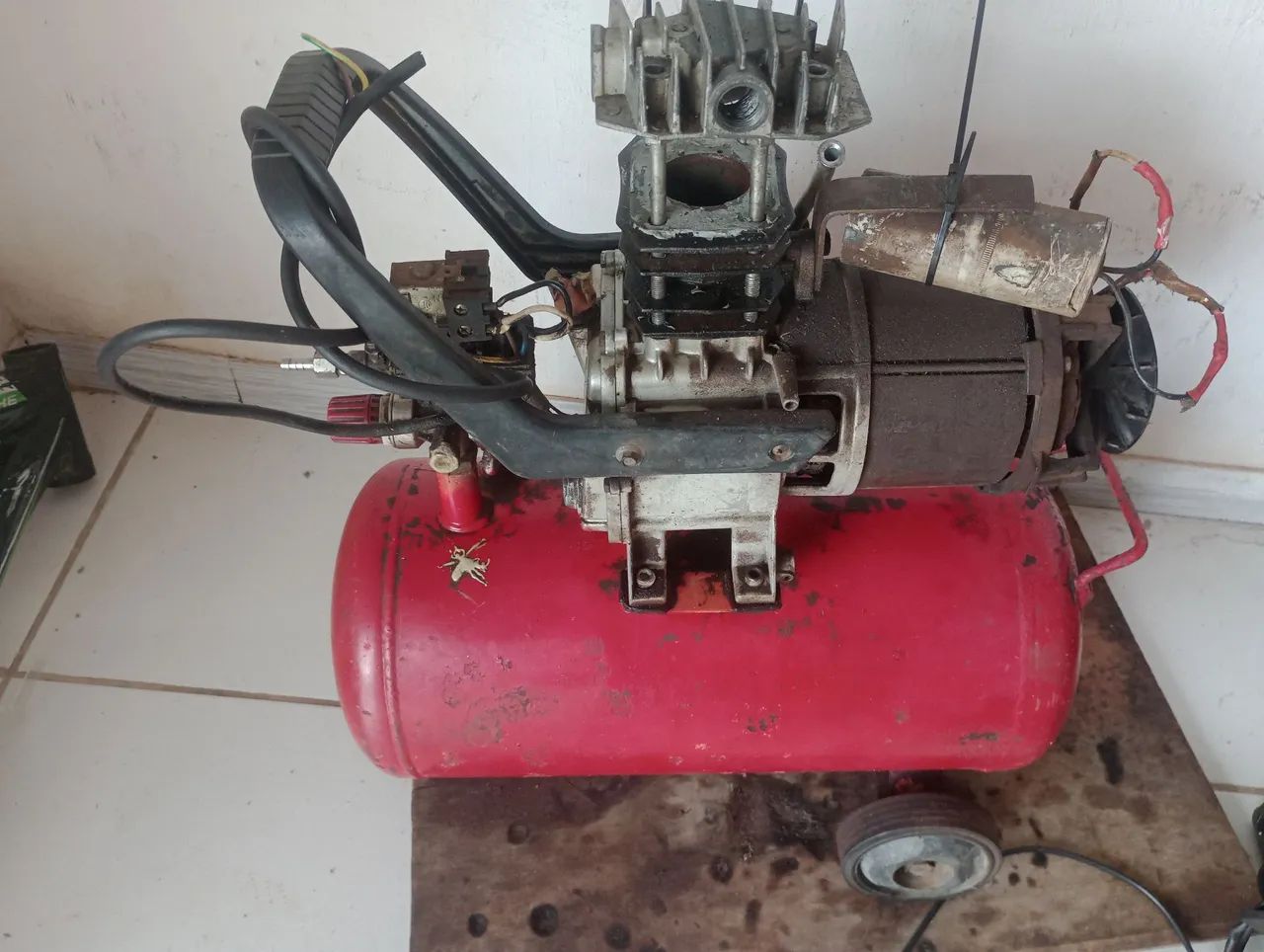 Compressor de ar pra tirar peças 