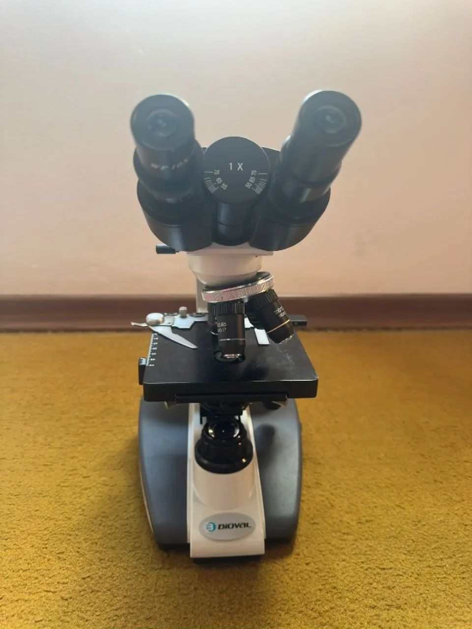 Microscópio Óptico - Foto 4