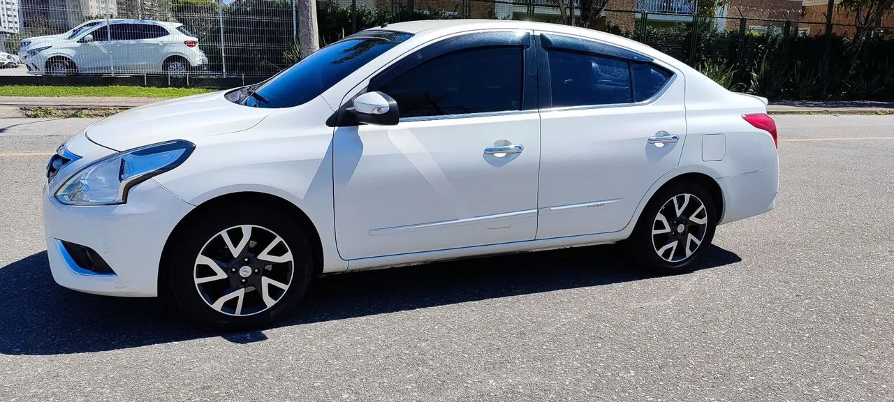 Nissan Versa Unique 1.6 16V Flexstart 4P Aut. 2017 - Foto 5
